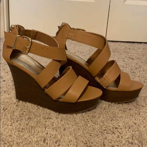 Express Wedges - Picture 2 of 6